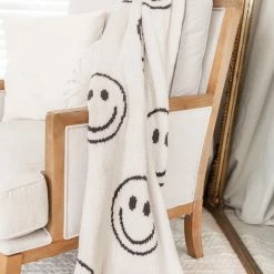 Brand new 😀 Pink Lily Make Me Believe Dark Grey Smiley Blanket 🤩