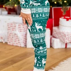 Best Pirce ✔️ Pink Lily Kids Underneath The Tree Green 🎅 Christmas Print Pajama Set ✨ -Glam-girl Sales 185662 185662 185658 185656 185654 10 650x