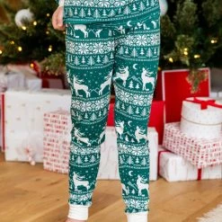 Best Pirce ✔️ Pink Lily Kids Underneath The Tree Green 🎅 Christmas Print Pajama Set ✨ -Glam-girl Sales 185662 185662 185658 185656 185654 17 650x