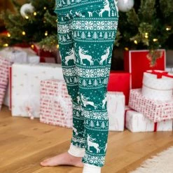 Best Pirce ✔️ Pink Lily Kids Underneath The Tree Green 🎅 Christmas Print Pajama Set ✨ -Glam-girl Sales 185662 185662 185658 185656 185654 20 650x