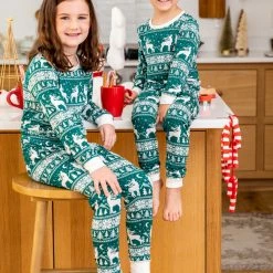 Best Pirce ✔️ Pink Lily Kids Underneath The Tree Green 🎅 Christmas Print Pajama Set ✨