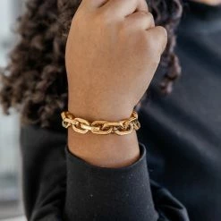 Flash Sale 😉 Pink Lily Show You The Way Gold Chunky Bracelet 👏