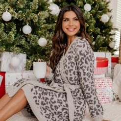Coupon ✨ Pink Lily Making Snow Angels Grey Small Leopard Print Robe 🛒