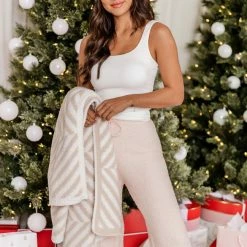 Deals ✔️ Pink Lily Make Me Believe Taupe Herringbone Blanket 😉 -Glam-girl Sales 186268 3 650x