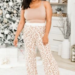Top 10 🥰 Pink Lily Movies And Chill Brown And Ivory Leopard Print Fuzzy Lounge Pants 🎁