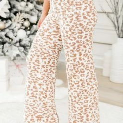 Top 10 🥰 Pink Lily Movies And Chill Brown And Ivory Leopard Print Fuzzy Lounge Pants 🎁 18 Top 10 🥰 Pink Lily Movies And Chill Brown And Ivory Leopard Print Fuzzy Lounge Pants 🎁 -Glam-girl Sales 186352 6 c453fe18 7888 447c aeee 14d31dba048d 650x