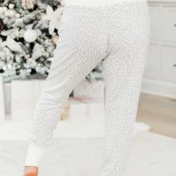 Promo ⭐ Pink Lily All I Want For 🎅 Christmas Ivory And Grey Leopard Print Pajama Set 🥰 -Glam-girl Sales 186446 11 650x