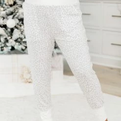 Promo ⭐ Pink Lily All I Want For 🎅 Christmas Ivory And Grey Leopard Print Pajama Set 🥰 -Glam-girl Sales 186446 8 650x