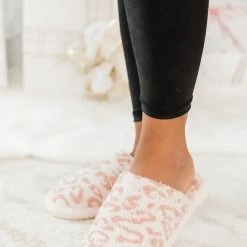 Best reviews of 🛒 Pink Lily All The Snuggles Pink Leopard Print Slippers ⭐