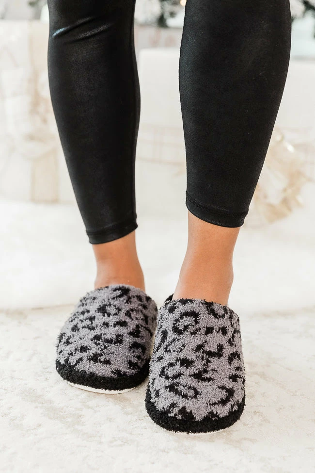 Budget 🎁 Pink Lily All The Snuggles Dark Grey Leopard Print Slippers 🔔 4 Budget 🎁 Pink Lily All The Snuggles Dark Grey Leopard Print Slippers 🔔 - Image 2