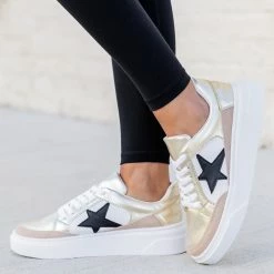 Promo ✨ Pink Lily Cleo Gold And Black Star 👟 Sneakers ⭐